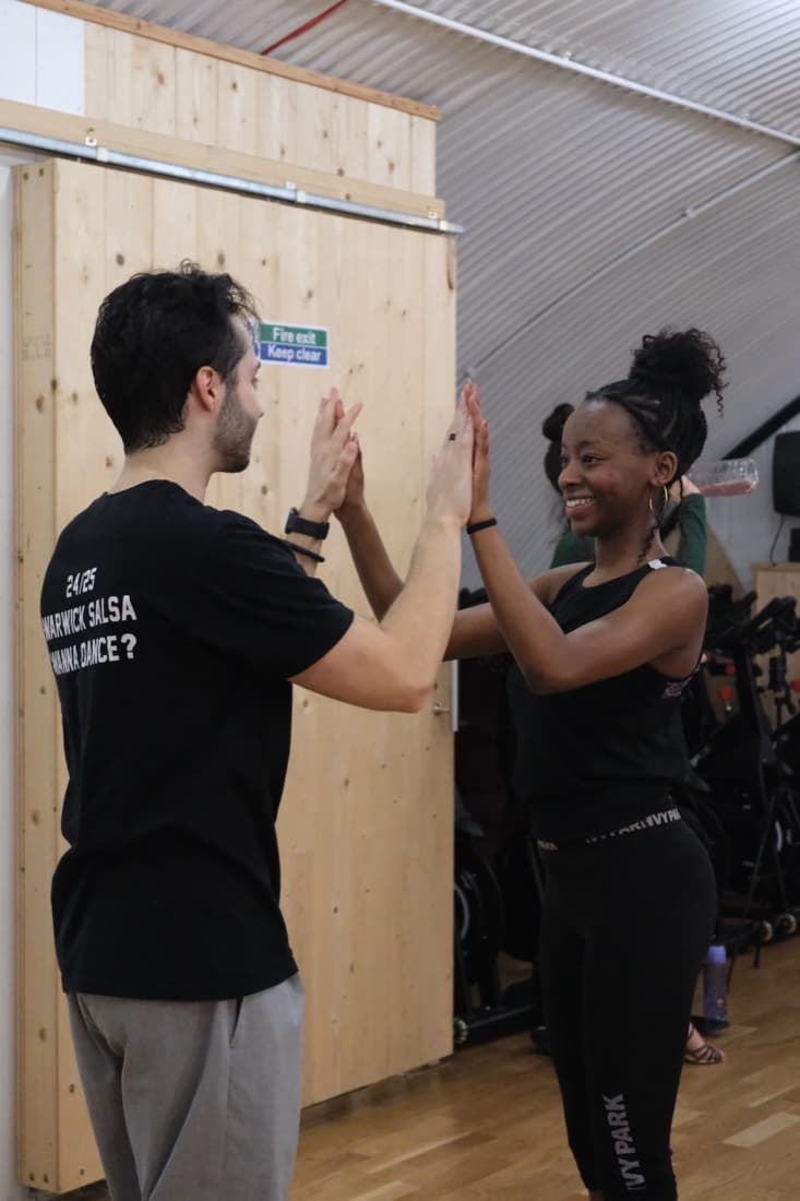 Beginners rotating partners mid-class
