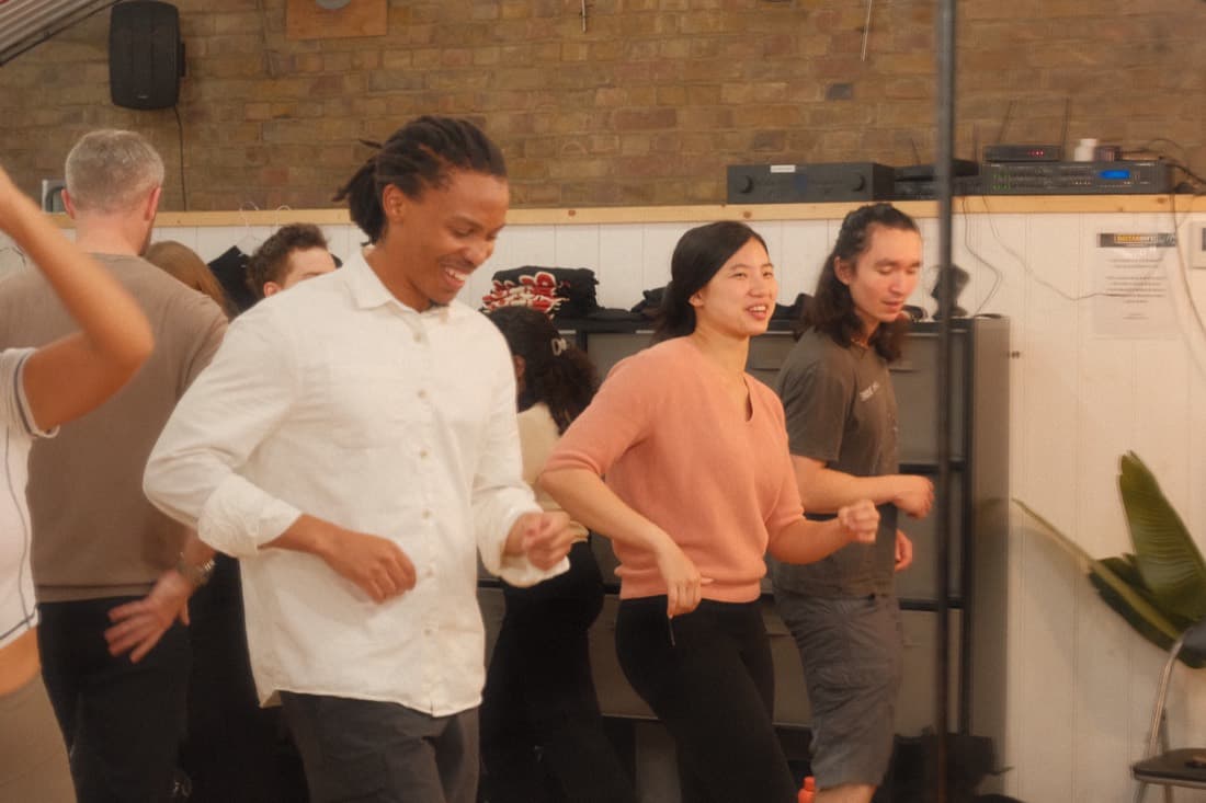 A beginner salsa class in full swing in London
